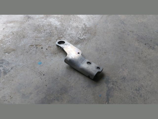 bontott OPEL VIVARO Motor Tartó Bak (Fém)