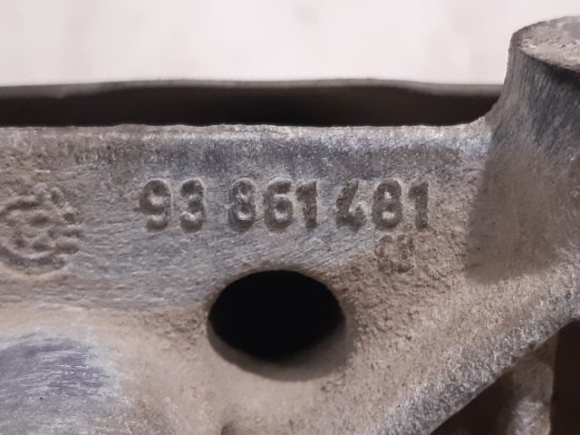 bontott OPEL VIVARO Motor Tartó Bak (Fém)