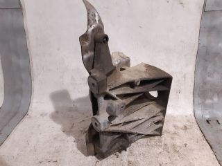 bontott OPEL VIVARO Motor Tartó Bak (Fém)