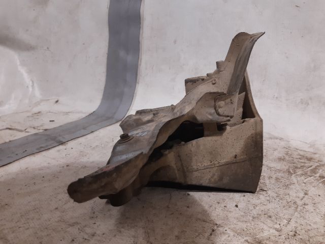 bontott OPEL VIVARO Motor Tartó Bak (Fém)