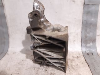 bontott OPEL VIVARO Motor Tartó Bak (Fém)