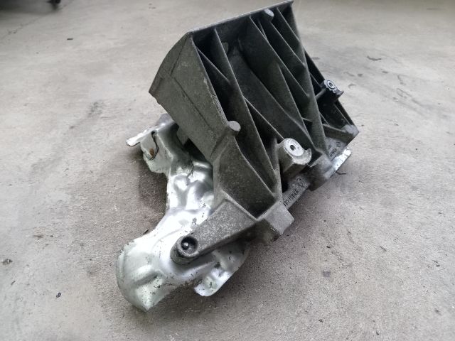 bontott OPEL VIVARO Nagynyomású Szivattyú Bak