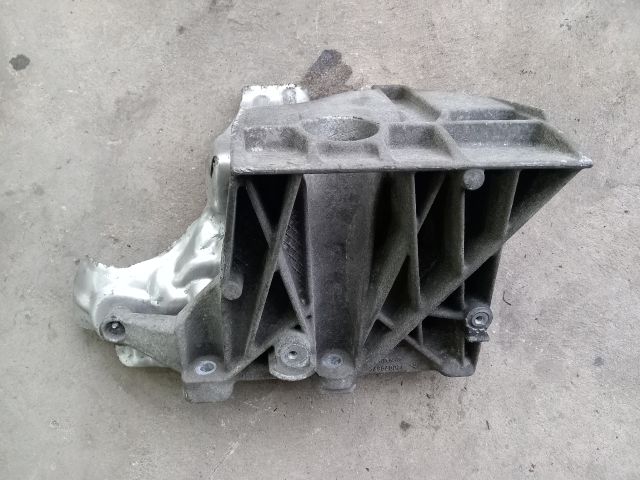 bontott OPEL VIVARO Nagynyomású Szivattyú Bak