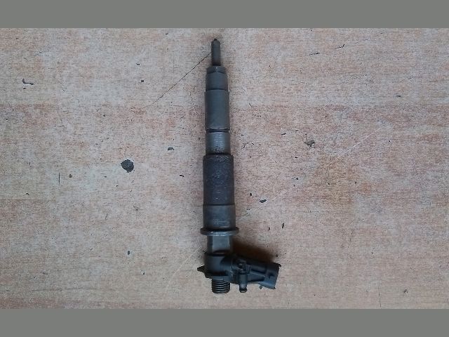 bontott OPEL VIVARO Porlasztó (1 db)