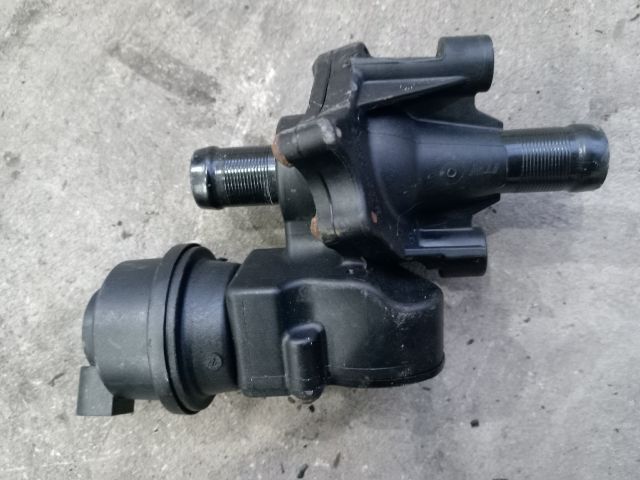 bontott OPEL VIVARO Termosztátház