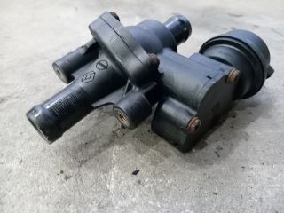bontott OPEL VIVARO Termosztátház