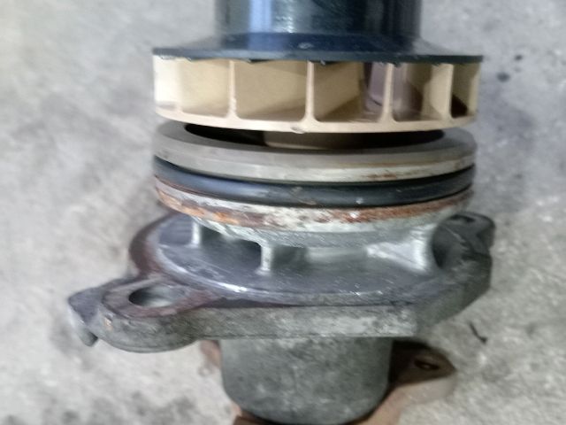 bontott OPEL VIVARO Vízpumpa