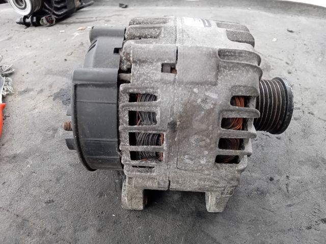 bontott OPEL VIVARO Generátor