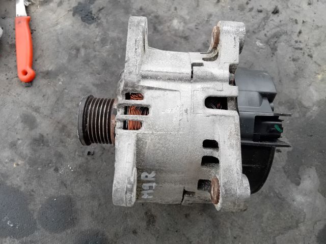 bontott OPEL VIVARO Generátor