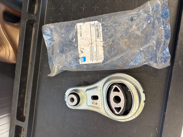 bontott OPEL VIVARO Billenésgátló Bak