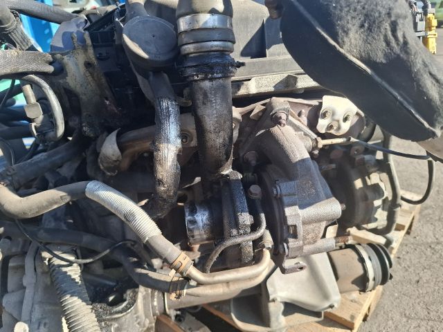 bontott OPEL VIVARO Motor (Fűzött blokk hengerfejjel)