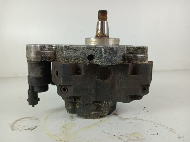 bontott OPEL VIVARO Nagynyomású Szivattyú