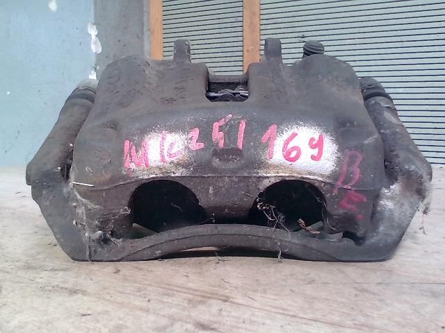 bontott OPEL VIVARO Bal első Féknyereg Munkahengerrel