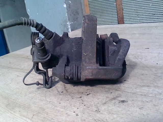 bontott OPEL VIVARO Bal hátsó Féknyereg Munkahengerrel