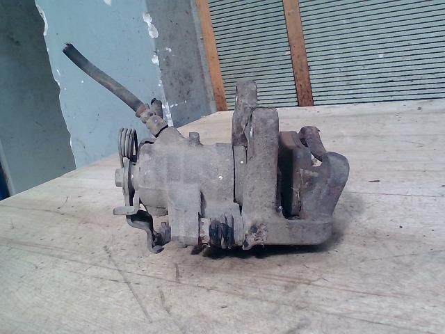 bontott OPEL VIVARO Jobb hátsó Féknyereg Munkahengerrel