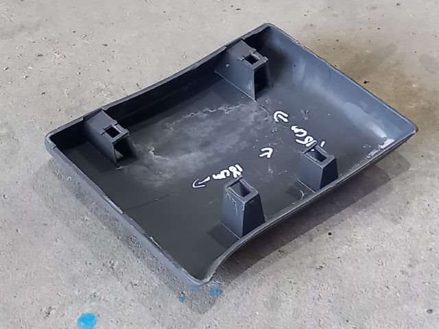 bontott OPEL VIVARO Bal B Oszlop Díszléc