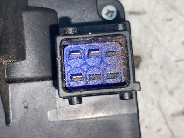 bontott OPEL VIVARO Bal Csomagtérajtó Zárszerkezet