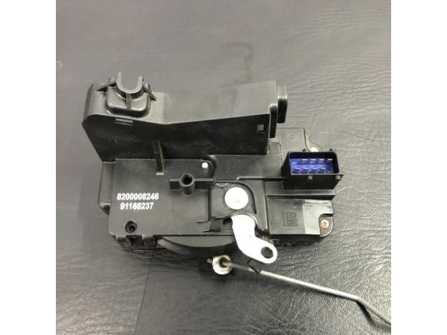 bontott OPEL VIVARO Bal első Ajtózár