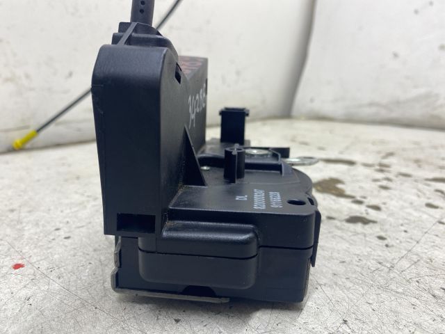 bontott OPEL VIVARO Bal első Ajtózár