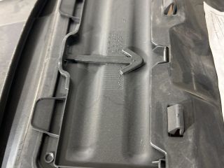 bontott OPEL VIVARO Bal első Első Dobbetét (Kerékjárati, Műanyag)