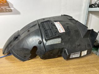 bontott OPEL VIVARO Bal első Első Dobbetét (Kerékjárati, Műanyag)