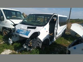 bontott OPEL VIVARO Bal első Gumikéder