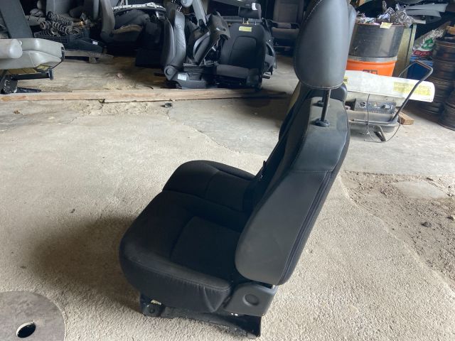 bontott OPEL VIVARO Bal első Ülés