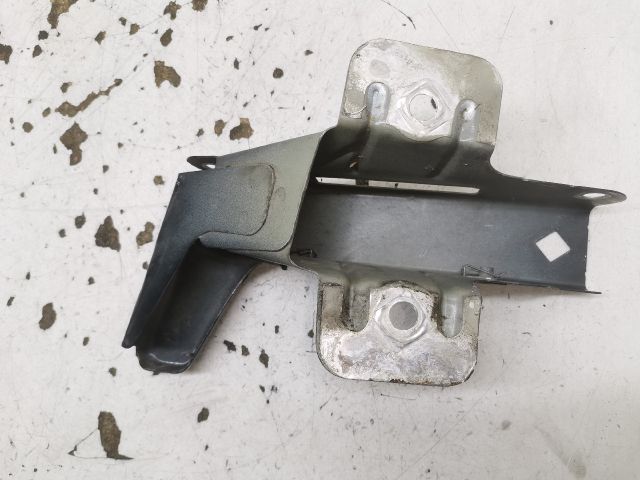 bontott OPEL VIVARO Bal Sárvédő Oldaltartó