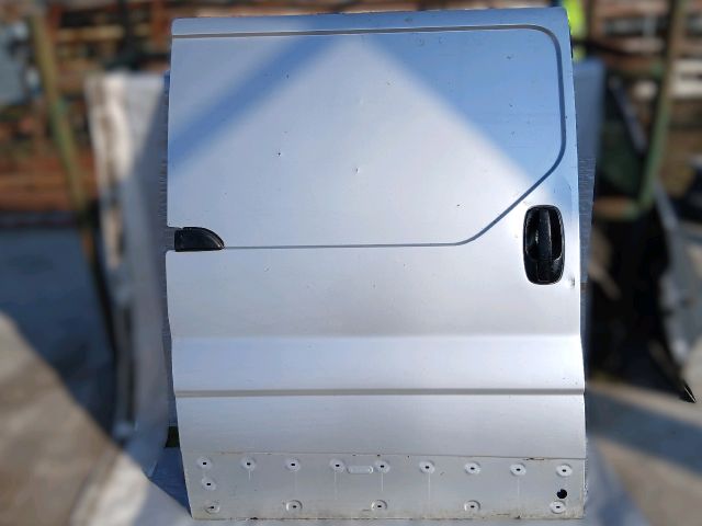 bontott OPEL VIVARO Bal Tolóajtó (Részeivel)