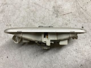 bontott OPEL VIVARO Beltér Világítás Hátsó