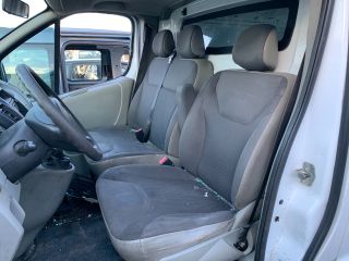 bontott OPEL VIVARO Biztosítéktábla Doboz