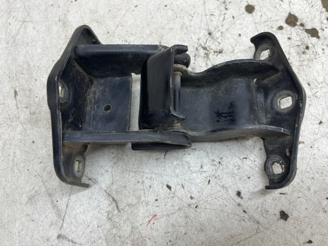 bontott OPEL VIVARO Csomagtérajtó Jobb Zsanér