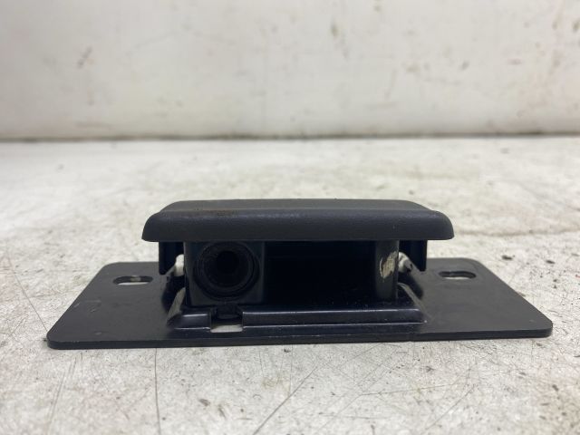 bontott OPEL VIVARO Csomagtérajtó Ütköző