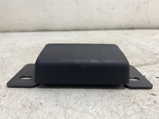 bontott OPEL VIVARO Csomagtérajtó Ütköző