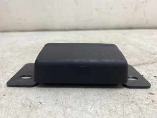 bontott OPEL VIVARO Csomagtérajtó Ütköző