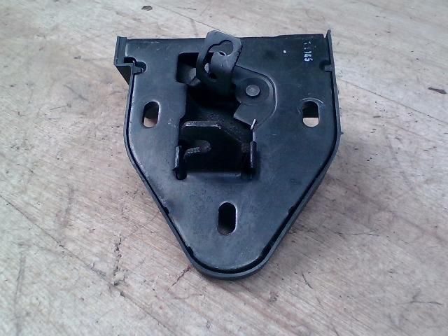 bontott OPEL VIVARO Csomagtérajtó Zárszerkezet