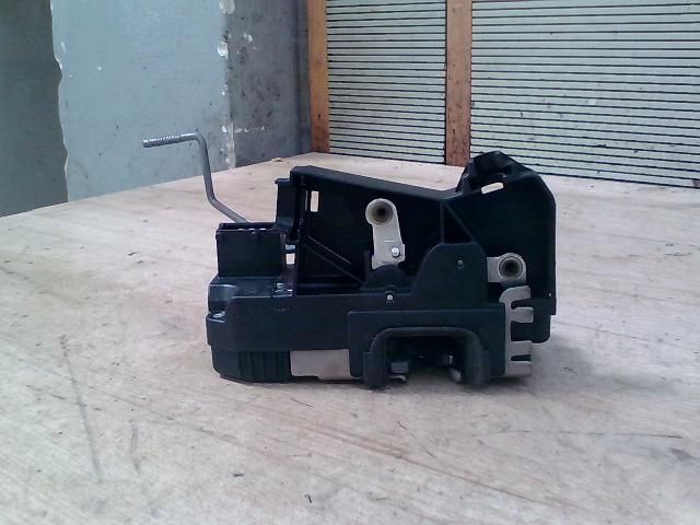 bontott OPEL VIVARO Csomagtérajtó Zárszerkezet