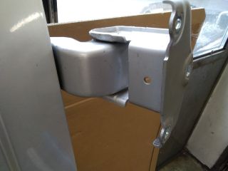 bontott OPEL VIVARO Csomagtérajtó Zsanér