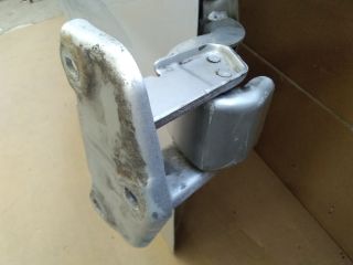 bontott OPEL VIVARO Csomagtérajtó Zsanér