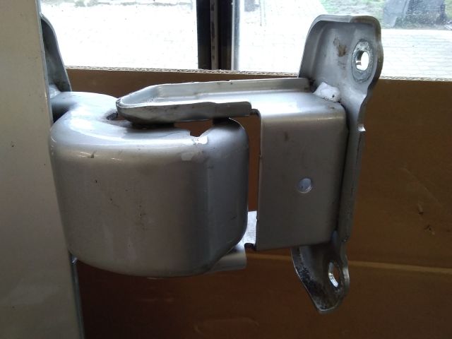 bontott OPEL VIVARO Csomagtérajtó Zsanér