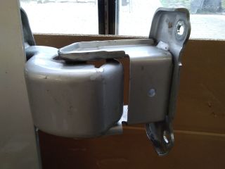 bontott OPEL VIVARO Csomagtérajtó Zsanér