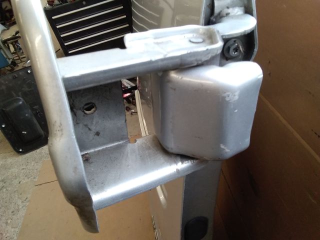 bontott OPEL VIVARO Csomagtérajtó Zsanér