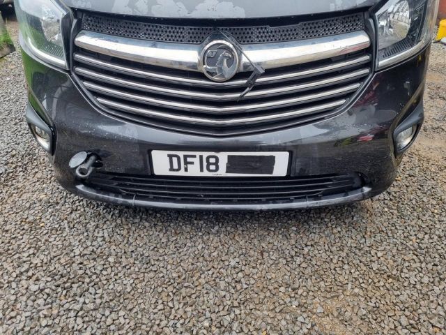 bontott OPEL VIVARO Első Lökhárító (Üresen)