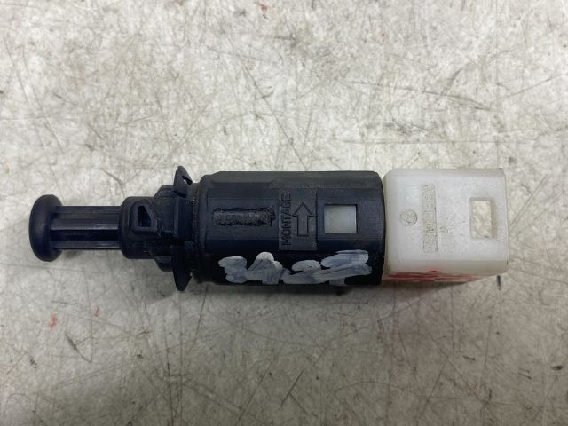 bontott OPEL VIVARO Fék Pedál Kapcsoló