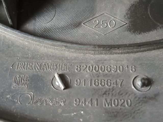 bontott OPEL VIVARO Felniközép (1 db)