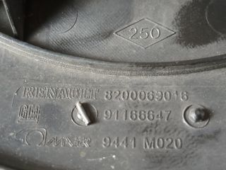 bontott OPEL VIVARO Felniközép (1 db)