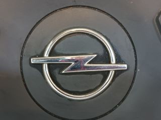 bontott OPEL VIVARO Felniközép (1 db)