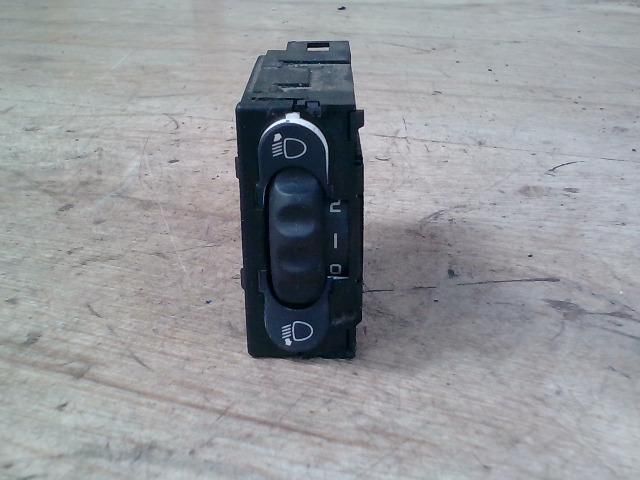 bontott OPEL VIVARO Fényszórómagasság Állító Kapcsoló