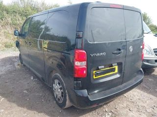 bontott OPEL VIVARO Hátsó Tolatóradar Fej