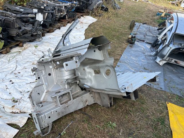 bontott OPEL VIVARO Homlokfal (Üres lemez)